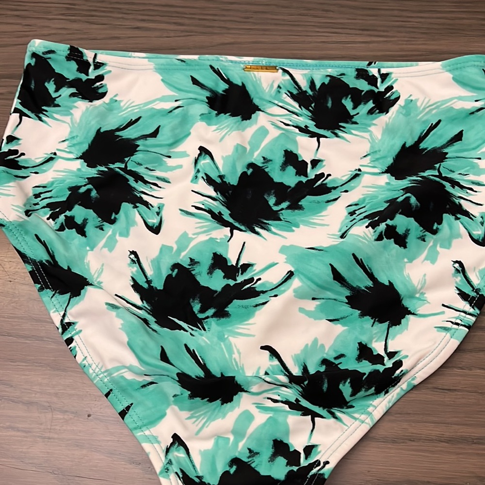 Nicole Miller Swim - Picture 4 of 7